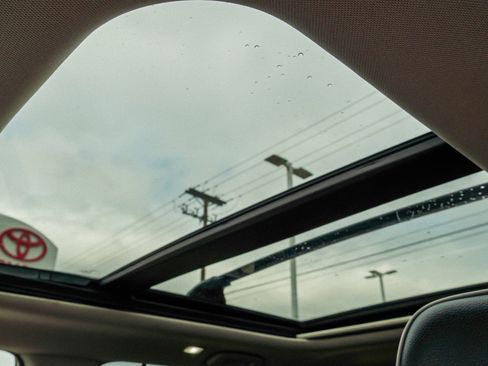 Used 2023 Honda Pilot Elite image 23