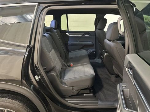 Used 2025 GMC Acadia Elevation image 15