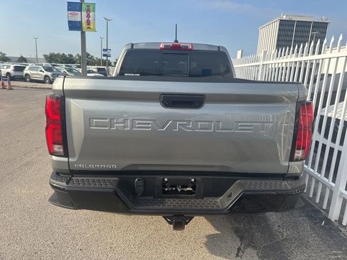 Used 2023 Chevrolet Colorado Z71 w/ Z71 Convenience Package 2 AWD/4WD image 4