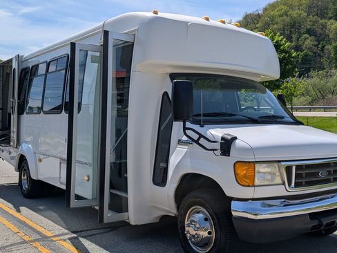 Used 2007 Ford E-450 and Econoline 450 RWD image 21