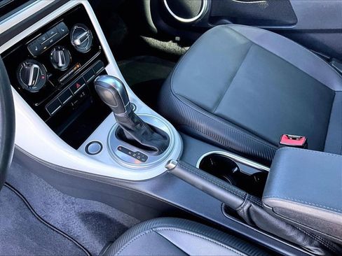 Used 2017 Volkswagen Beetle 1.8T SE FWD image 15