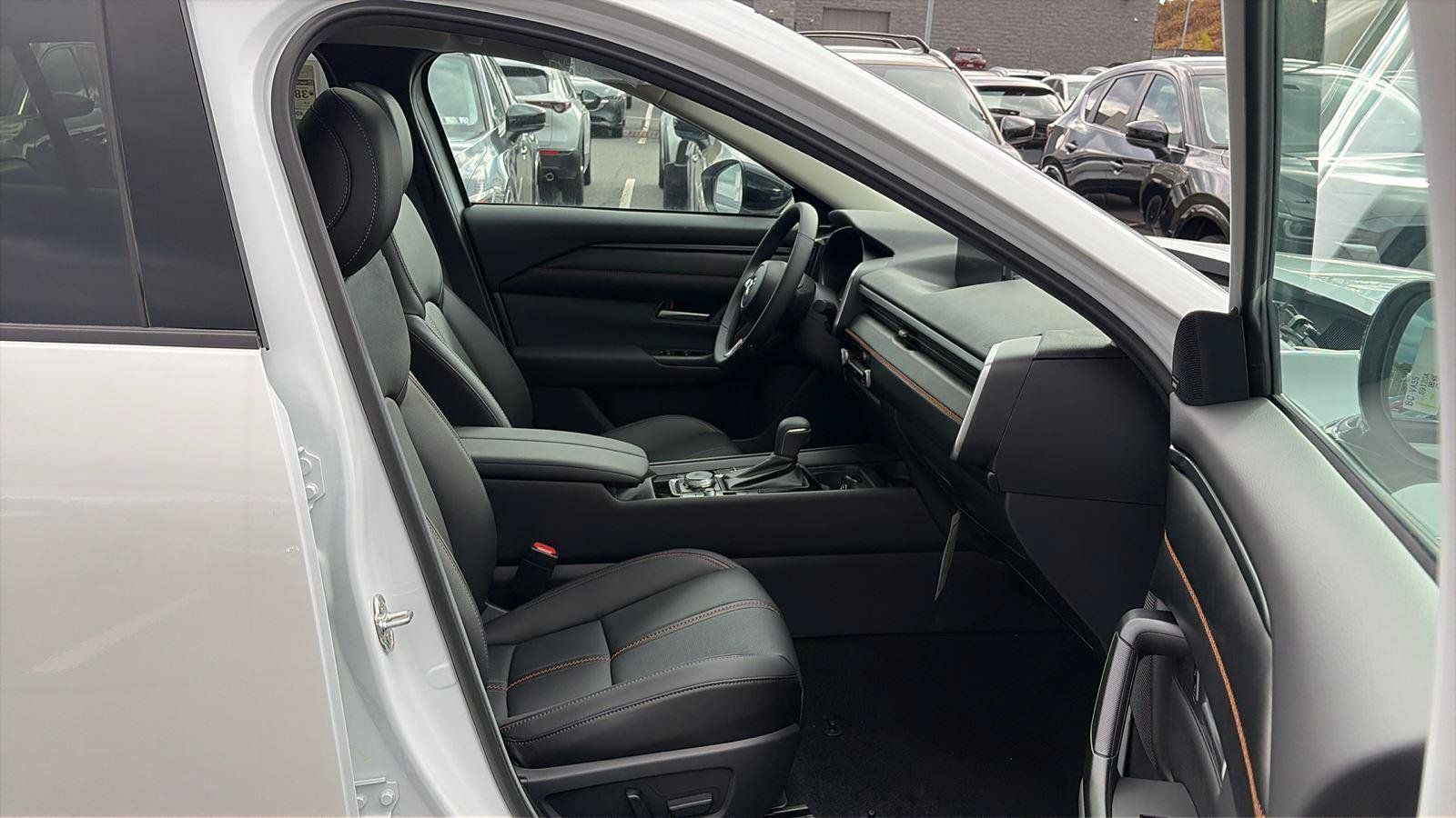Certified 2025 MAZDA CX-50 AWD 2.5 Hybrid w/ Weather Package image 37