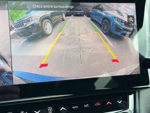 New 2026 Jeep Grand Cherokee Limited AWD/4WD image 17
