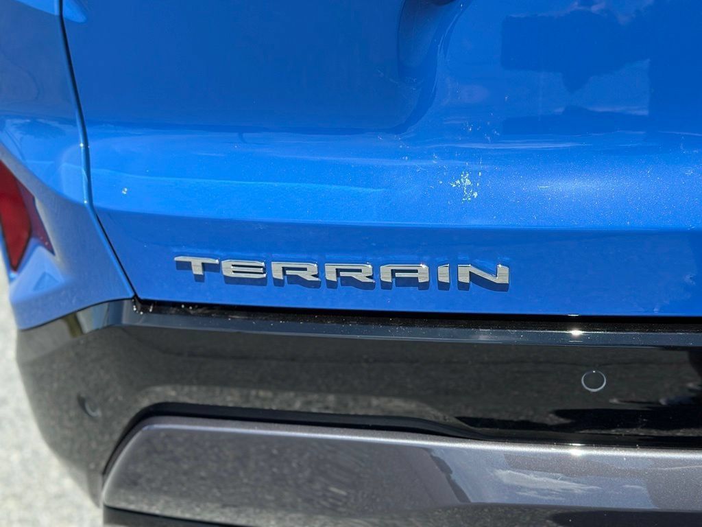 New 2026 GMC Terrain AT4 w/ LPO, Floor Liner Package AWD/4WD image 33