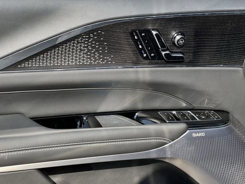 New 2026 Cadillac Lyriq V image 20