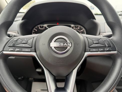 Used 2024 Nissan Altima 2.5 SV FWD image 17
