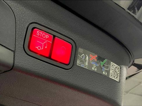 Certified 2025 Mercedes-Benz GLE 350 4MATIC image 32