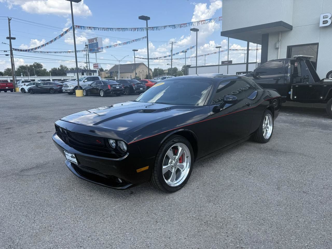 Used 2011 Dodge Challenger R/T RWD image 2