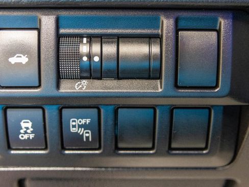 Used 2016 Subaru Legacy 2.5i Limited AWD/4WD image 33