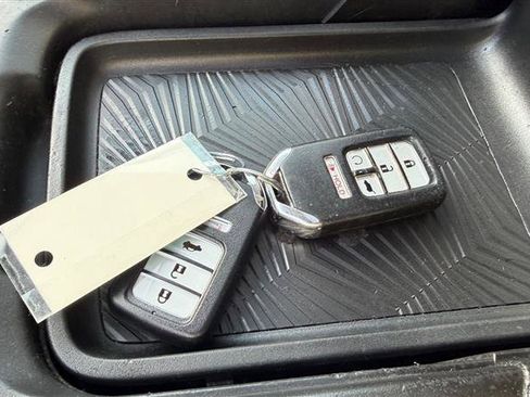 Used 2017 Honda CR-V Touring image 15