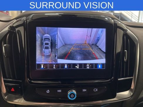 Used 2023 Chevrolet Traverse LT FWD image 25