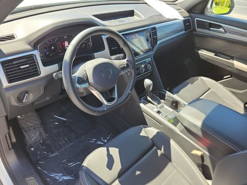 Used 2023 Volkswagen Atlas Cross Sport SE FWD image 22