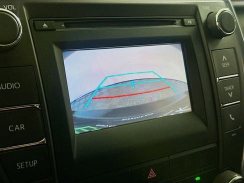 Used 2017 Toyota Camry SE FWD image 21