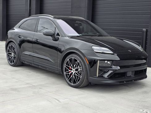 New 2025 Porsche Macan Turbo Electric image 6