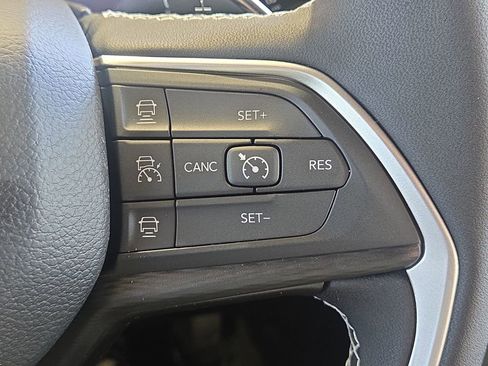 New 2025 Jeep Grand Cherokee Laredo image 27