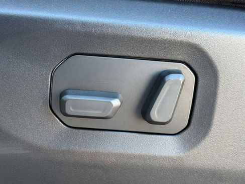 New 2025 Jeep Gladiator Sport image 27