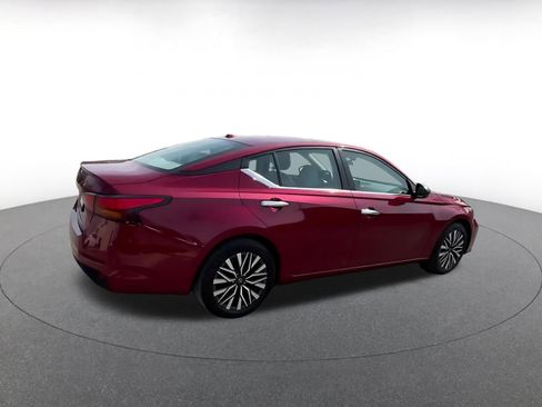 Used 2025 Nissan Altima 2.5 SV image 15