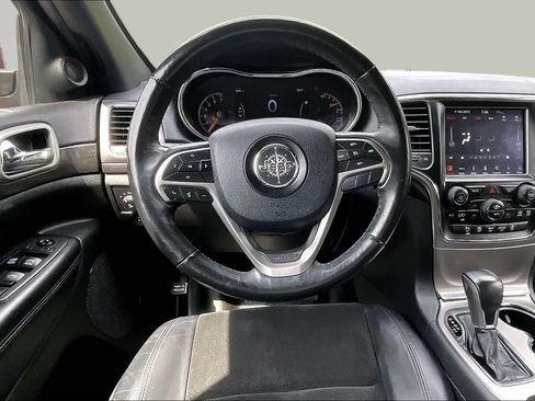 Used 2018 Jeep Grand Cherokee Altitude AWD/4WD image 6