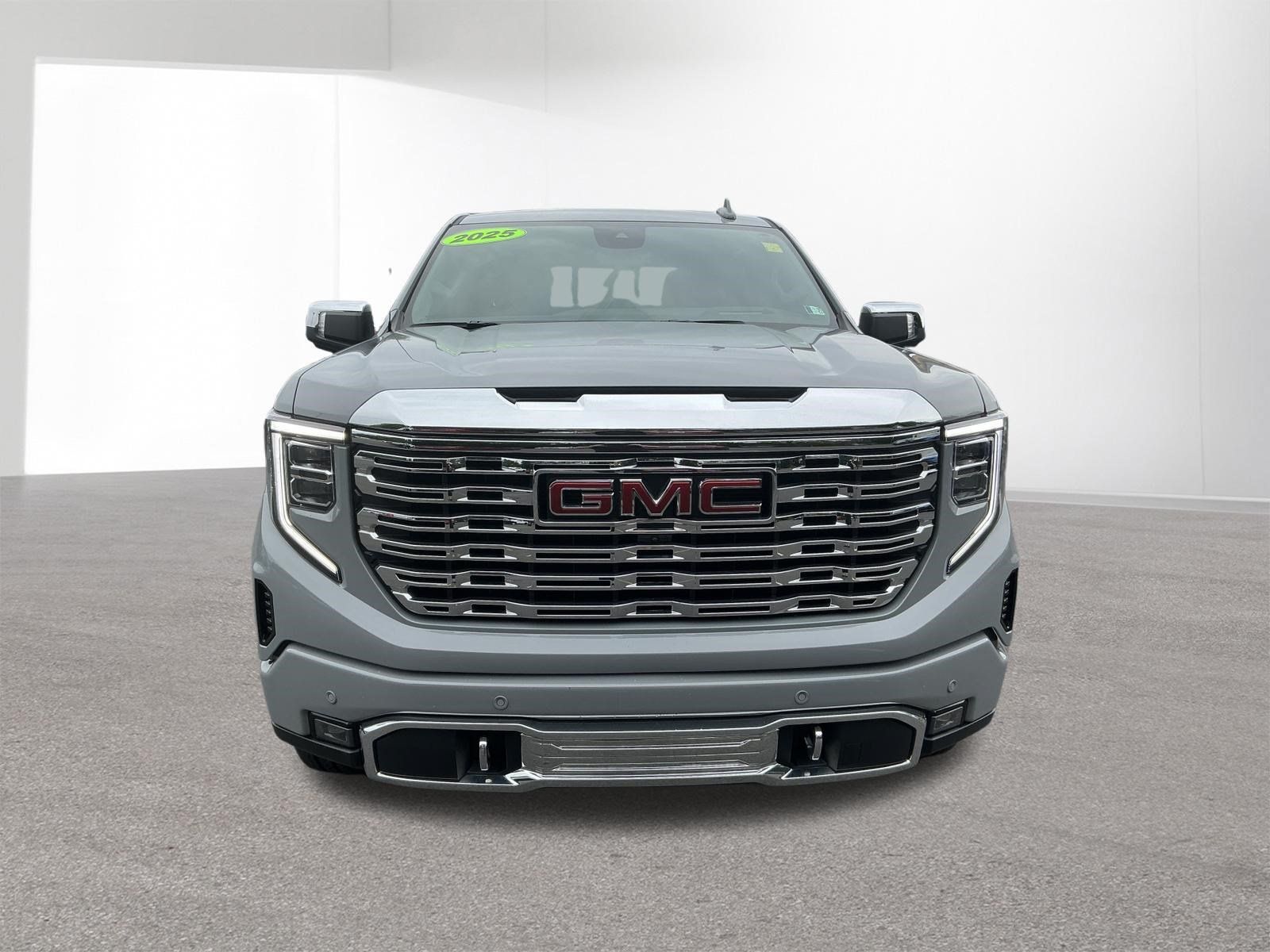 Used 2025 GMC Sierra 1500 Denali w/ Denali Reserve Package AWD/4WD image 8