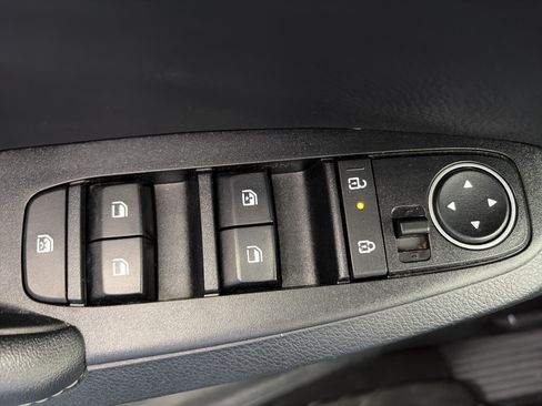 Used 2024 Kia Seltos EX FWD image 4