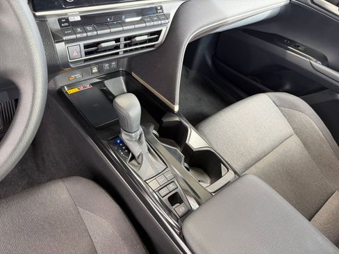 Used 2025 Toyota Camry LE image 40