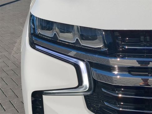 Used 2021 Chevrolet Tahoe LT w/ LT Signature Package image 11