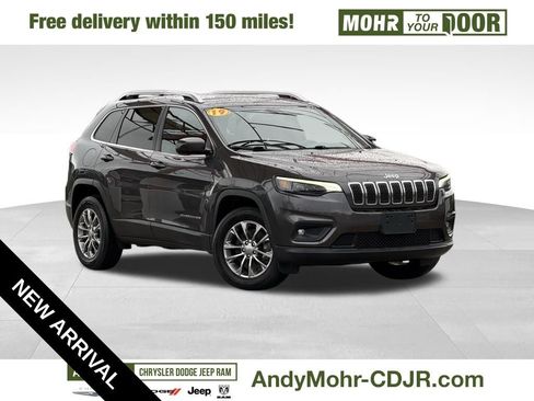 Used 2019 Jeep Cherokee Latitude Plus w/ Cold Weather Group image 1