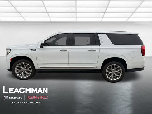 Used 2021 GMC Yukon XL Denali w/ Denali Premium Package AWD/4WD image 7