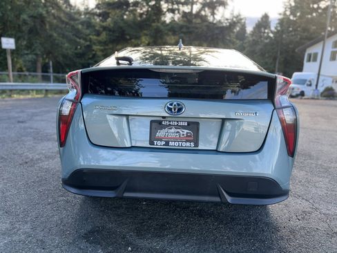Used 2016 Toyota Prius Four Touring FWD image 6