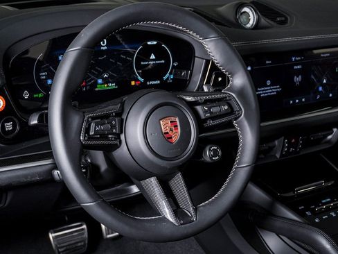 New 2026 Porsche Cayenne S image 18