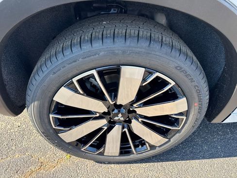 New 2026 Mitsubishi Outlander SEL FWD image 34
