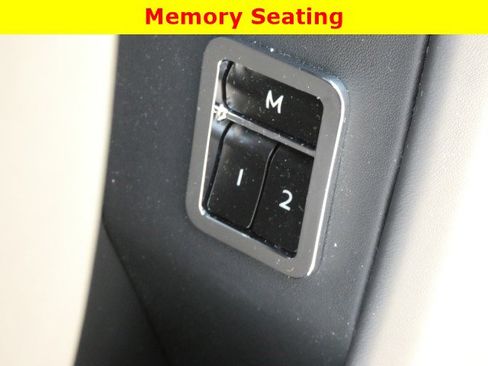 Used 2024 Bentley Flying Spur W12 AWD/4WD image 32