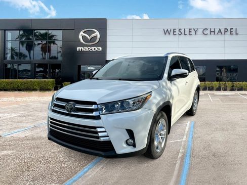 Used 2017 Toyota Highlander Limited FWD image 1