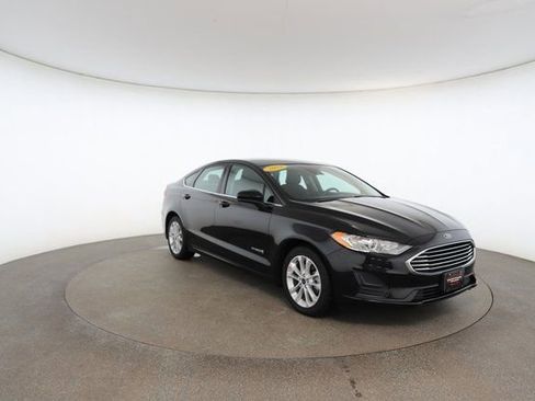 Used 2019 Ford Fusion SE image 27
