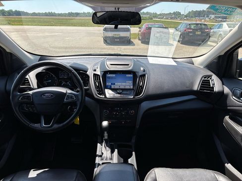 Used 2017 Ford Escape SE w/ SE Leather Comfort Package image 12
