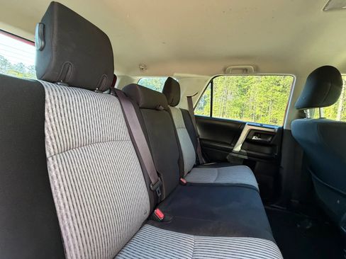Used 2014 Toyota 4Runner SR5 AWD/4WD image 17