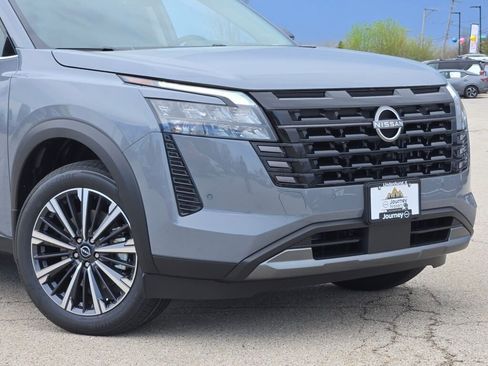New 2026 Nissan Pathfinder Platinum AWD/4WD image 2