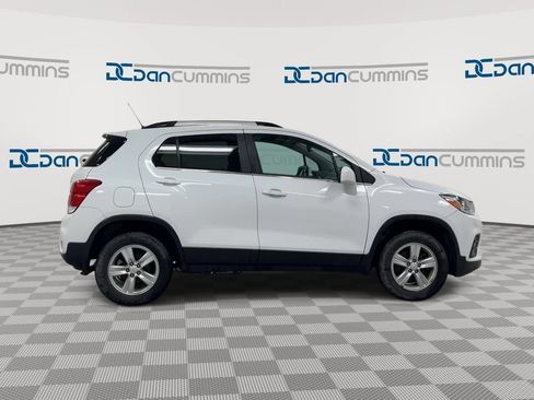 Used 2020 Chevrolet Trax LT w/ LT Convenience Package AWD/4WD image 9