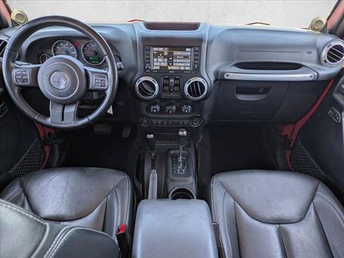 Used 2014 Jeep Wrangler Unlimited Sahara w/ Connectivity Group AWD/4WD image 15