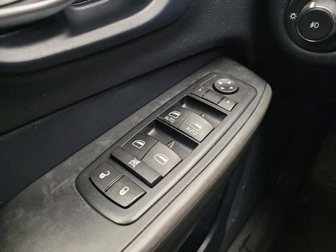 Used 2016 Jeep Cherokee Limited w/ Luxury Group AWD/4WD image 27