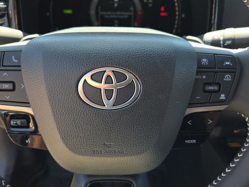 Certified 2025 Toyota Camry SE image 18