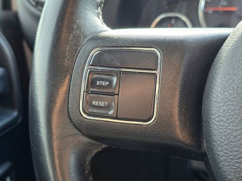 Used 2018 Jeep Wrangler Unlimited Sport S image 31