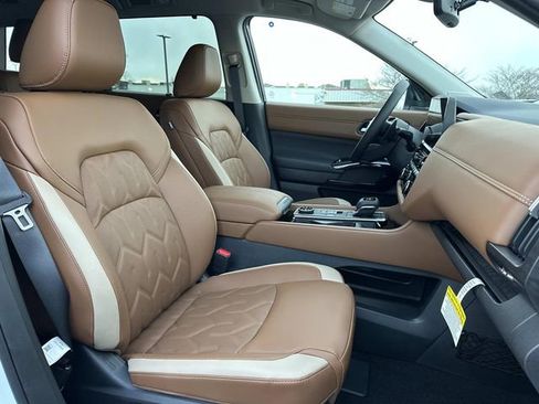 New 2026 Nissan Pathfinder Platinum image 9