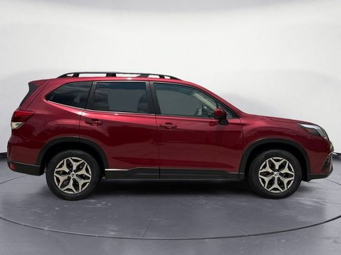Used 2023 Subaru Forester Premium AWD/4WD image 16
