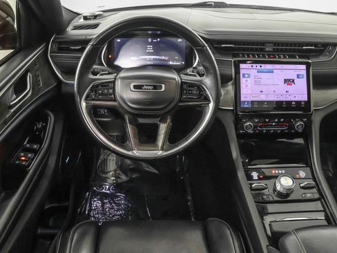 Used 2022 Jeep Grand Cherokee Overland w/ Luxury Tech Group IV AWD/4WD image 43