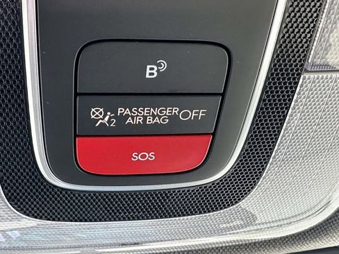 Used 2023 Hyundai Elantra SEL w/ Convenience Package image 31