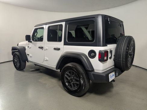 Used 2025 Jeep Wrangler Unlimited Sport AWD/4WD image 6