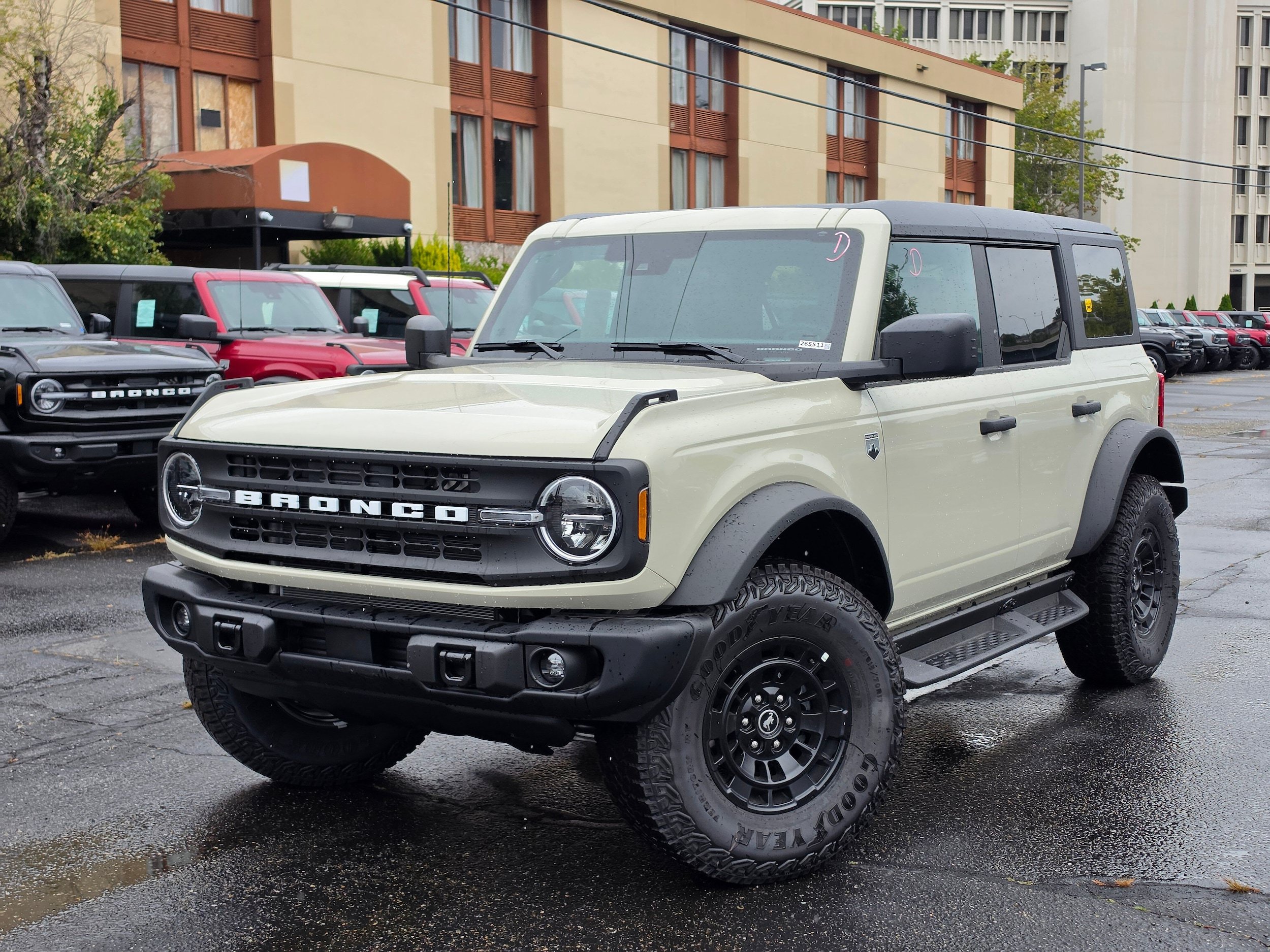 New 2026 Ford Bronco Big Bend w/ Black Diamond Package AWD/4WD image 1