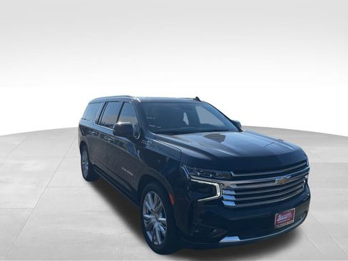 Used 2024 Chevrolet Suburban High Country image 36