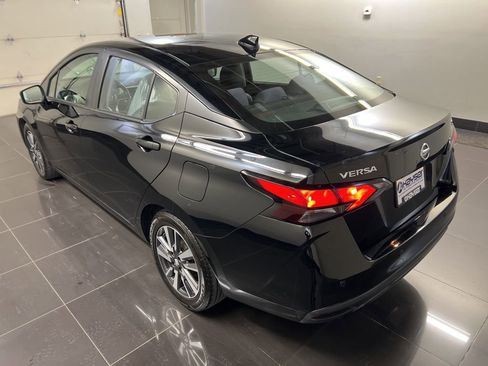 Used 2021 Nissan Versa SV FWD image 4